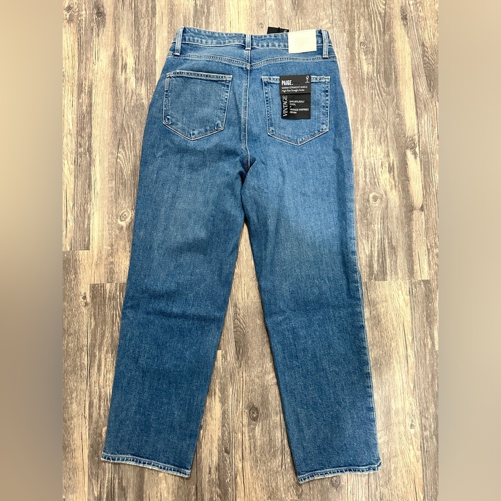 PAIGE
Sarah Straight Ankle Jeans